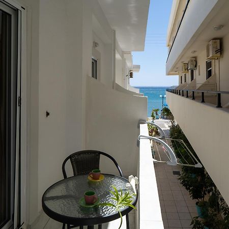 Appartement Giant Woman à Tsoútsouros Extérieur photo