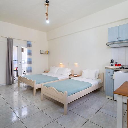 Appartement Giant Woman à Tsoútsouros Extérieur photo