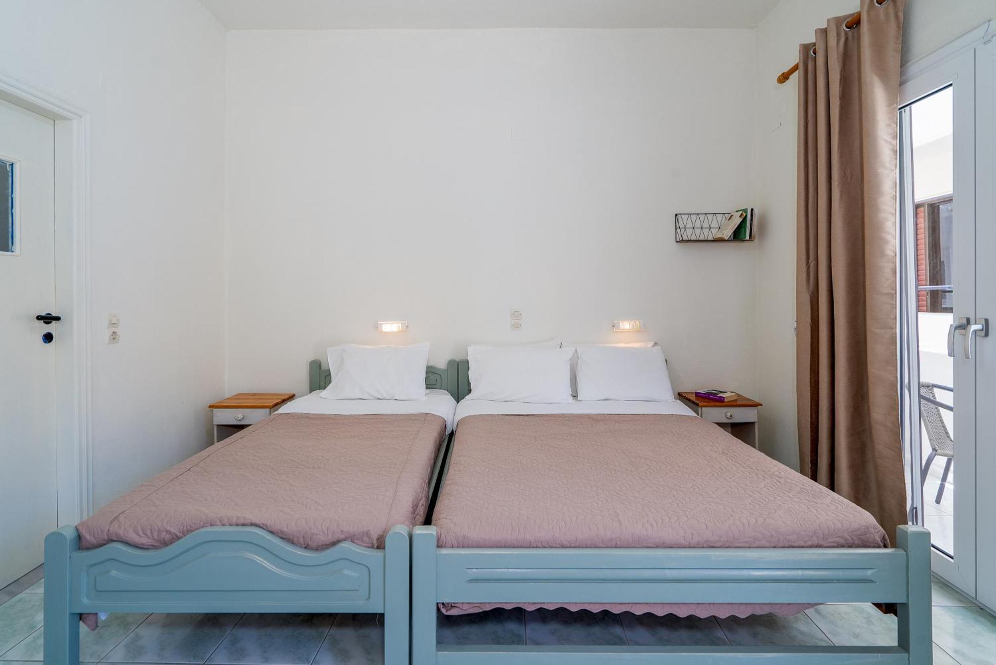Appartement Giant Woman à Tsoútsouros Extérieur photo