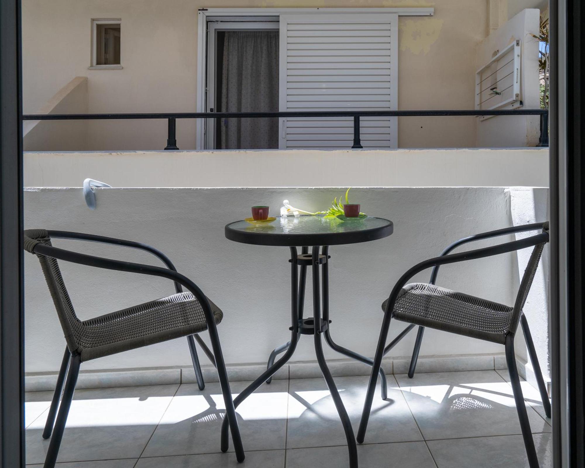 Appartement Giant Woman à Tsoútsouros Extérieur photo