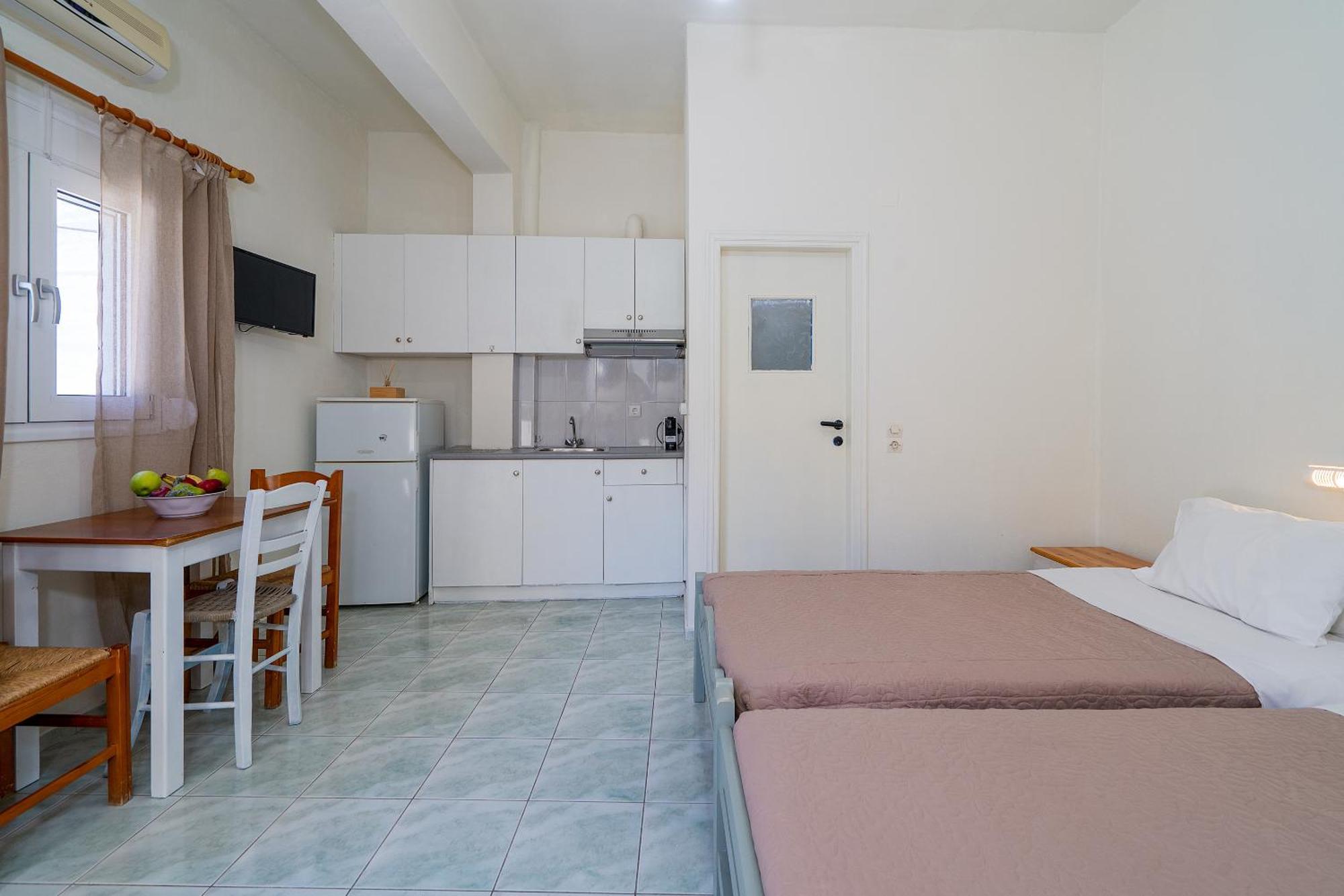 Appartement Giant Woman à Tsoútsouros Extérieur photo