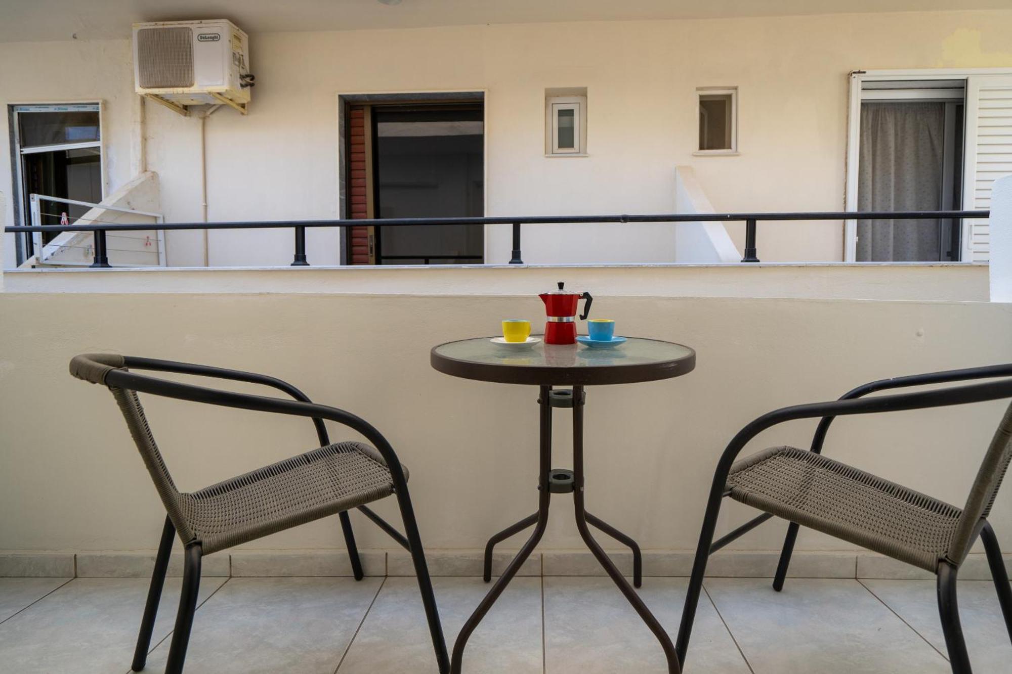 Appartement Giant Woman à Tsoútsouros Extérieur photo
