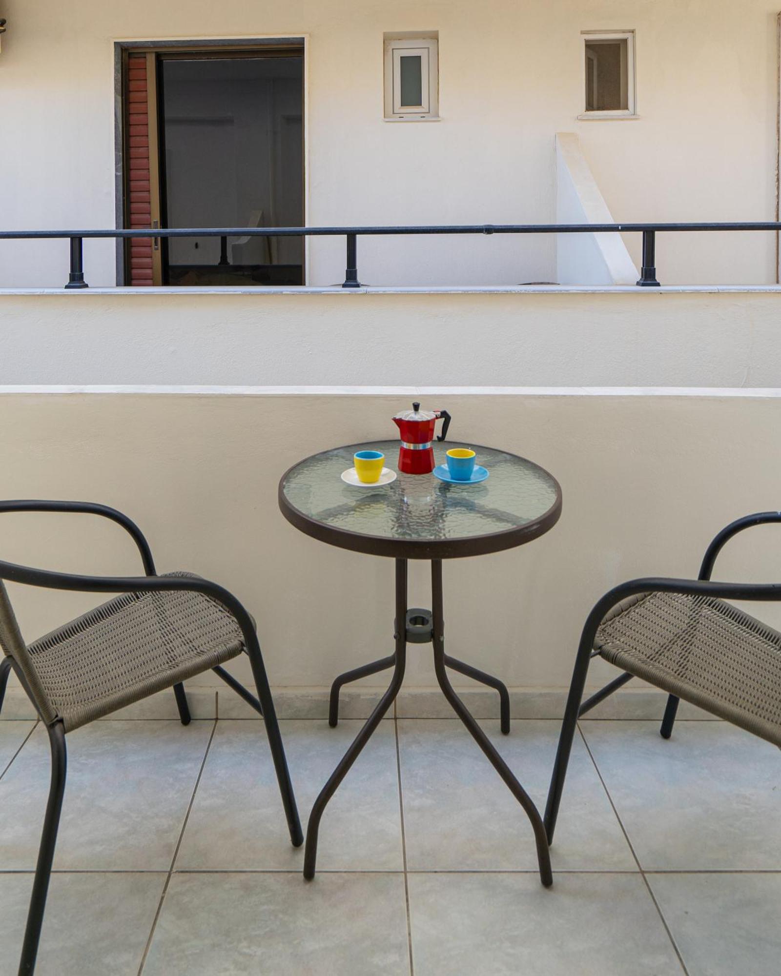 Appartement Giant Woman à Tsoútsouros Extérieur photo